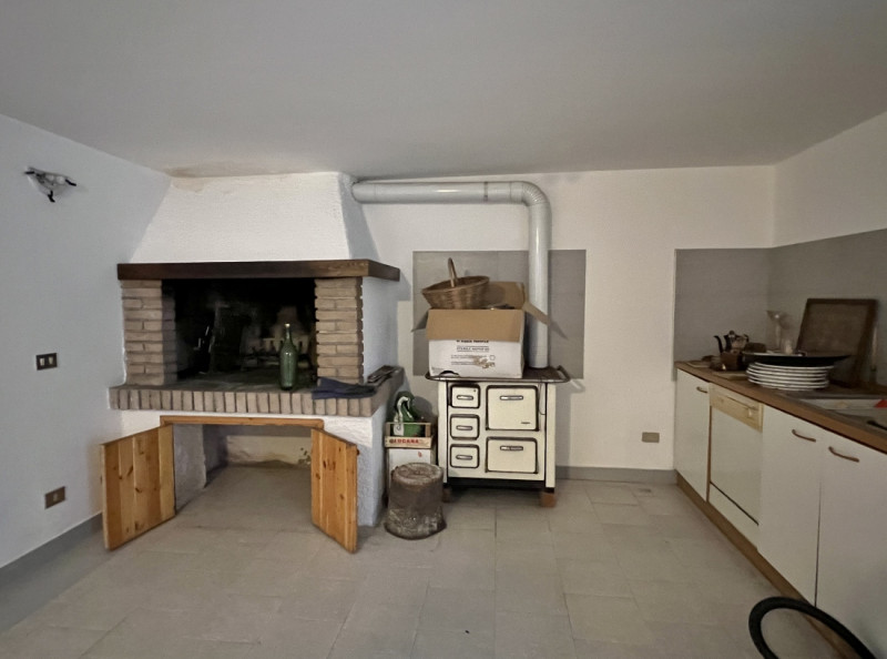 BIFAMILIARE AFFIANCATA CON 4 CAMERE, GIARDINO E GARAGE DOPPIO, IN VENDITA A EURO 395.000, ZONA NO...