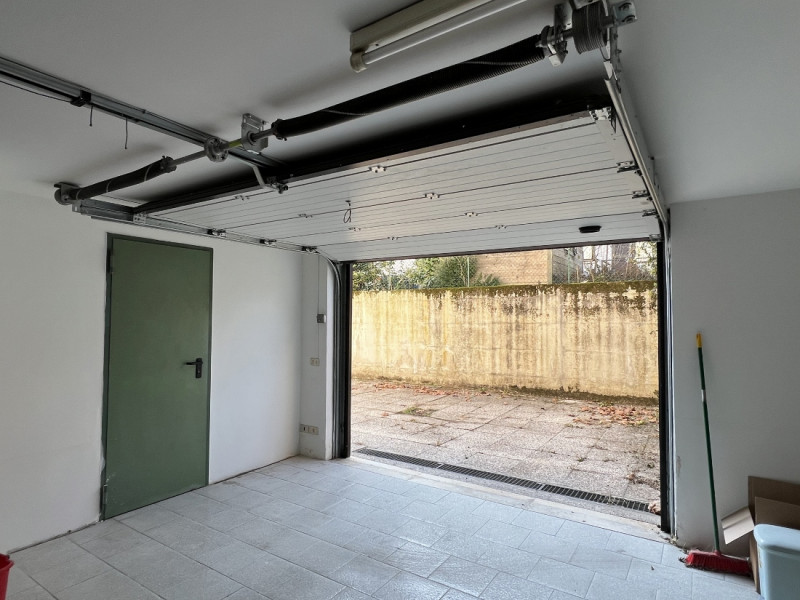 BIFAMILIARE AFFIANCATA CON 4 CAMERE, GIARDINO E GARAGE DOPPIO, IN VENDITA A EURO 395.000, ZONA NO...