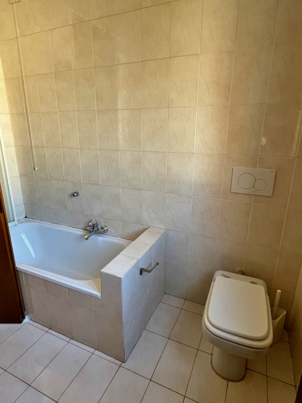 BIFAMILIARE AFFIANCATA CON 4 CAMERE, GIARDINO E GARAGE DOPPIO, IN VENDITA A EURO 395.000, ZONA NO...