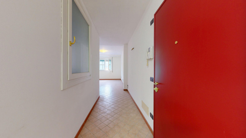 Proponiamo in vendita un grazioso bilocale situato nel cuore di San Felice, in una posizione stra...