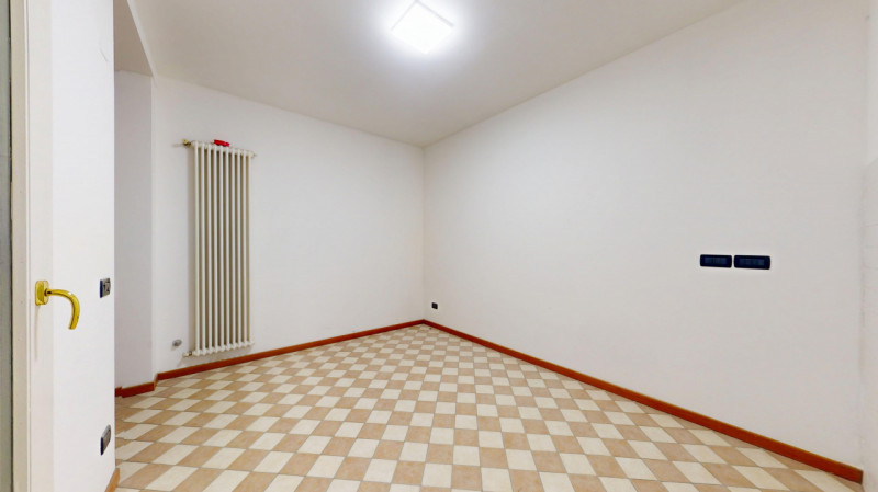 Proponiamo in vendita un grazioso bilocale situato nel cuore di San Felice, in una posizione stra...