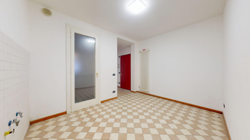 Proponiamo in vendita un grazioso bilocale situato nel cuore di San Felice, in una posizione stra...