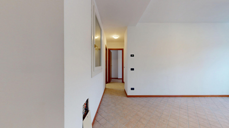 Proponiamo in vendita un grazioso bilocale situato nel cuore di San Felice, in una posizione stra...