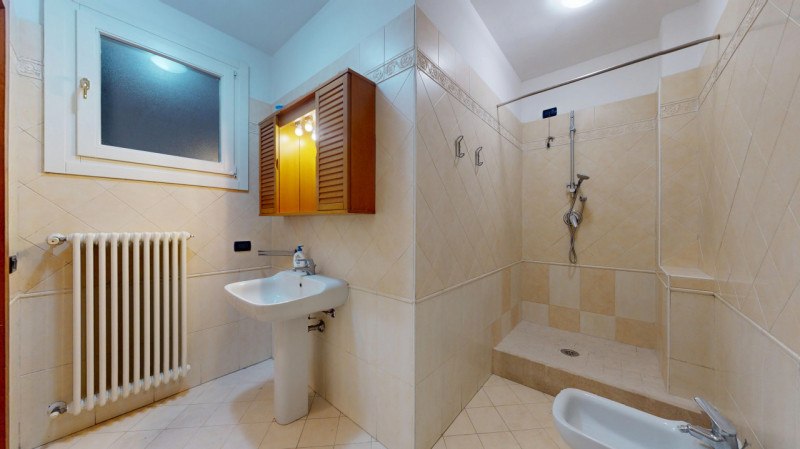 Proponiamo in vendita un grazioso bilocale situato nel cuore di San Felice, in una posizione stra...