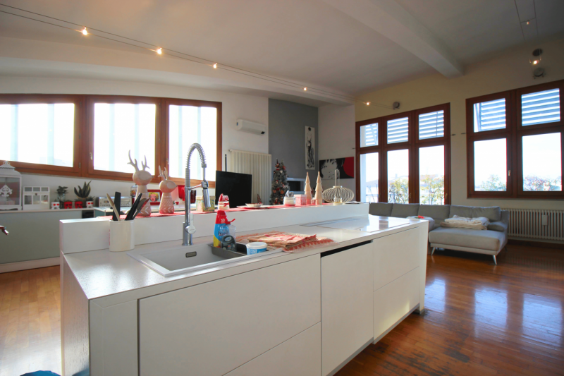 Proponiamo in vendita un elegante attico situato in Viale Verona, in una posizione strategica che...