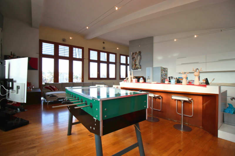 Proponiamo in vendita un elegante attico situato in Viale Verona, in una posizione strategica che...