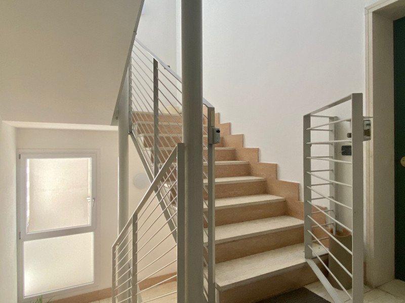 Proponiamo in vendita un elegante attico situato in Viale Verona, in una posizione strategica che...