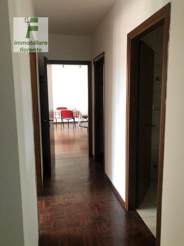 AFFITTASI...CENTRALISSIMO, APPARTAMENTO AL 2° ED ULTIMO PIANO IN CONDOMINIO DOTATO DI ASCENSORE.....