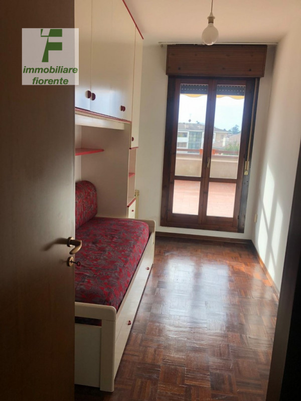 AFFITTASI...CENTRALISSIMO, APPARTAMENTO AL 2° ED ULTIMO PIANO IN CONDOMINIO DOTATO DI ASCENSORE.....