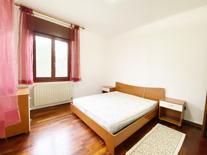 (Per INFO Mara 3481536890) A Meolo, in posizione centrale e comoda ai servizi, proponiamo apparta...