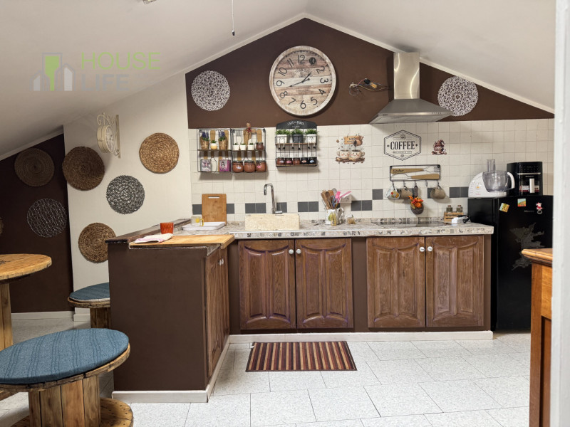 TORREBELVICINO: APPARTAMENTO TRILOCALE MANSARDATO posto al secondo piano composto da zona giorno ...