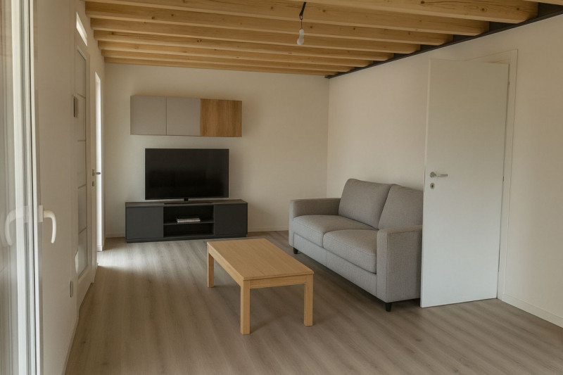 SCHIO-CENTRO: In contesto di sole tre unità di nuova ristrutturazione integrale, luminoso e spazi...