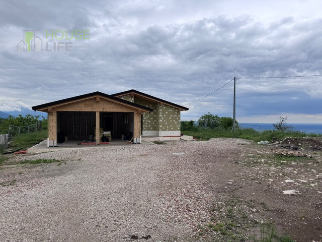 MONTE DI MALO: A 10 minuti dal paese di Malo VILLETTA indipendente Eco-Green in costruzione posta...