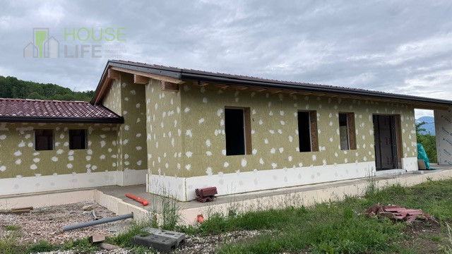 MONTE DI MALO: A 10 minuti dal paese di Malo VILLETTA indipendente Eco-Green in costruzione posta...