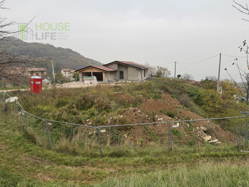 MONTE DI MALO: A 10 minuti dal paese di Malo VILLETTA indipendente Eco-Green in costruzione posta...