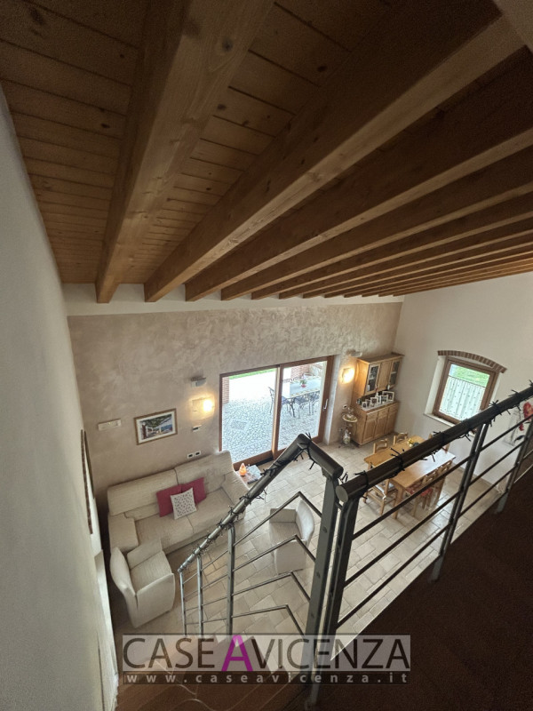 GRISIGNANO DI ZOCCO - C.E IN FASE DI DEFINIZIONE- Villa singola di ampie dimensioni (oltre 380 mq...