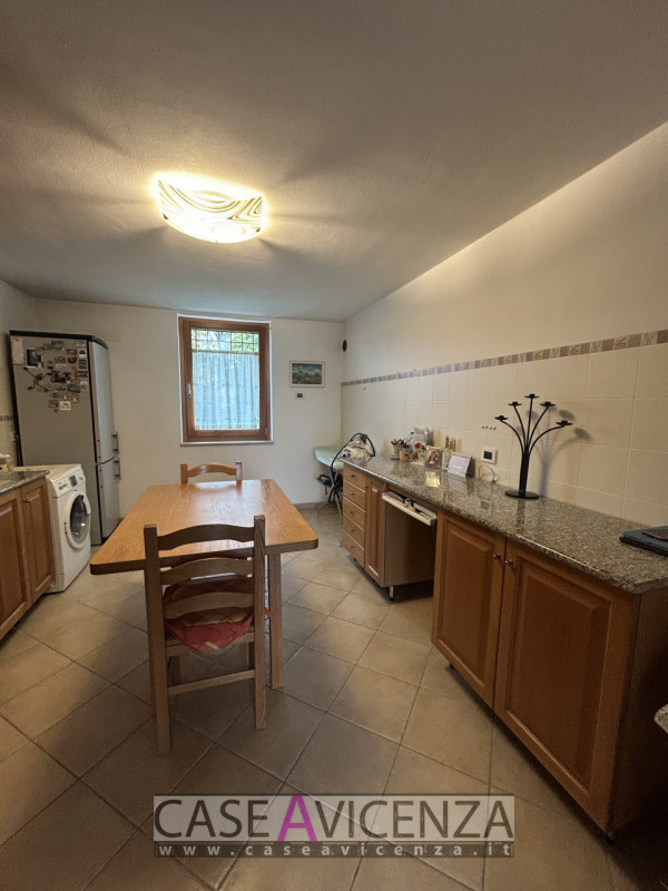 GRISIGNANO DI ZOCCO - C.E IN FASE DI DEFINIZIONE- Villa singola di ampie dimensioni (oltre 380 mq...