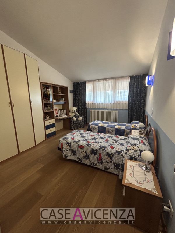 GRISIGNANO DI ZOCCO - C.E IN FASE DI DEFINIZIONE- Villa singola di ampie dimensioni (oltre 380 mq...