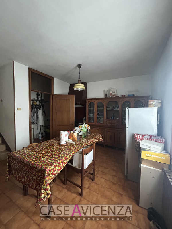 GRISIGNANO DI ZOCCO - C.E IN FASE DI DEFINIZIONE- Villa singola di ampie dimensioni (oltre 380 mq...