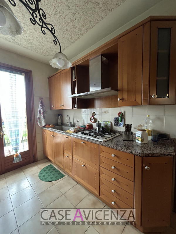 GRISIGNANO DI ZOCCO - C.E IN FASE DI DEFINIZIONE- Villa singola di ampie dimensioni (oltre 380 mq...