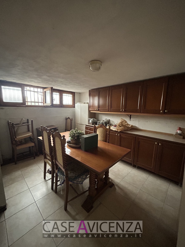 GRISIGNANO DI ZOCCO - C.E IN FASE DI DEFINIZIONE- Villa singola di ampie dimensioni (oltre 380 mq...