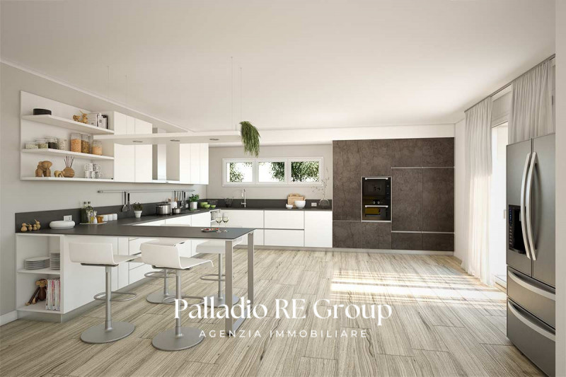 A VICENZA, in zona Ovest, comoda a tutti i servizi, si propone in vendita ampio e luminoso attico...