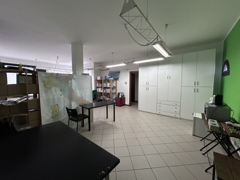 RIF: FR500 VEGGIANO - PADOVA Proponiamo in vendita locale commerciale adibito ad ufficio di 150 m...