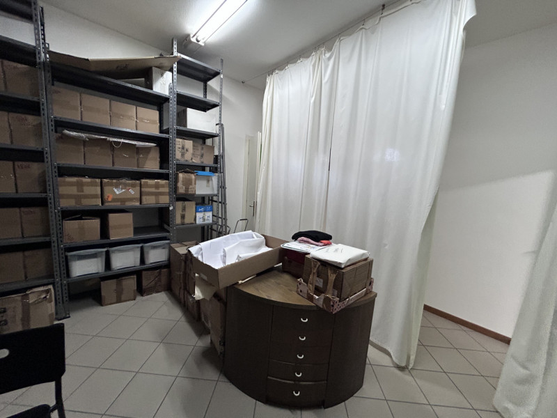 RIF: FR500 VEGGIANO - PADOVA Proponiamo in vendita locale commerciale adibito ad ufficio di 150 m...