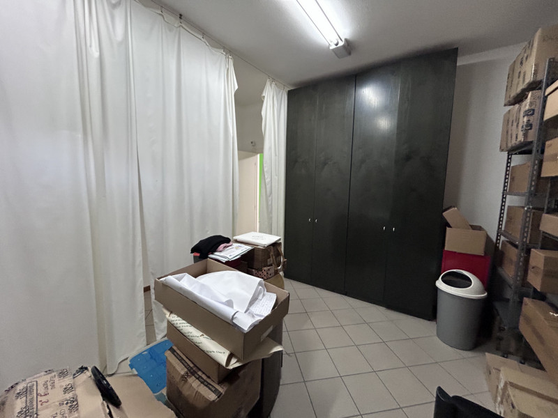 RIF: FR500 VEGGIANO - PADOVA Proponiamo in vendita locale commerciale adibito ad ufficio di 150 m...