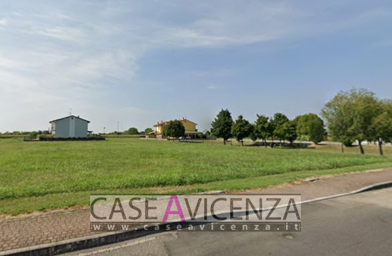 ALBETTONE - Lotto di terreno di 575,00 mq per struttura Bifamiliare o monofamiliare, possibile re...