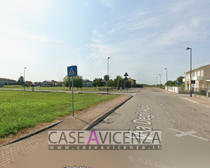 ALBETTONE - Lotto di terreno di 625,00 mq per struttura Bifamiliare o monofamiliare, possibile re...