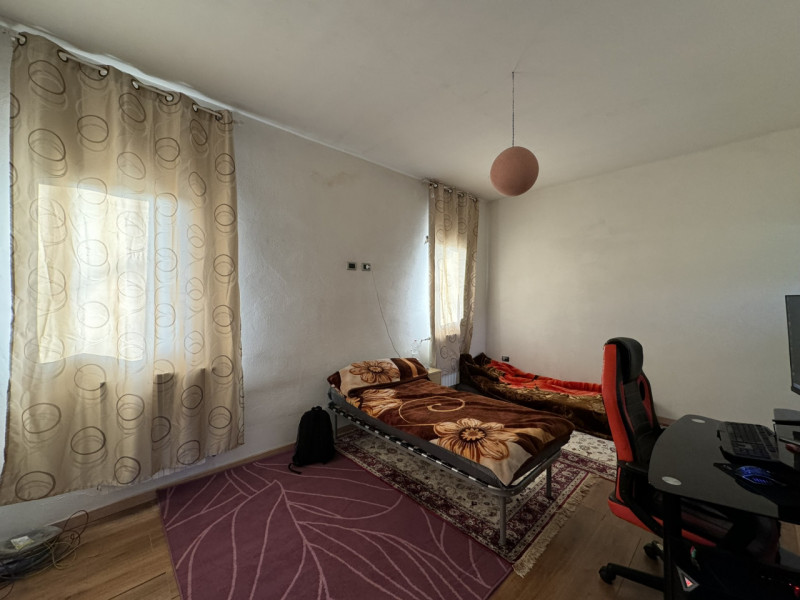 COMPOSIZIONE:
Proponiamo in vendita un'abitazione sviluppata su due livelli: atrio d'ingresso, am...