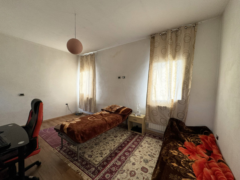 COMPOSIZIONE:
Proponiamo in vendita un'abitazione sviluppata su due livelli: atrio d'ingresso, am...