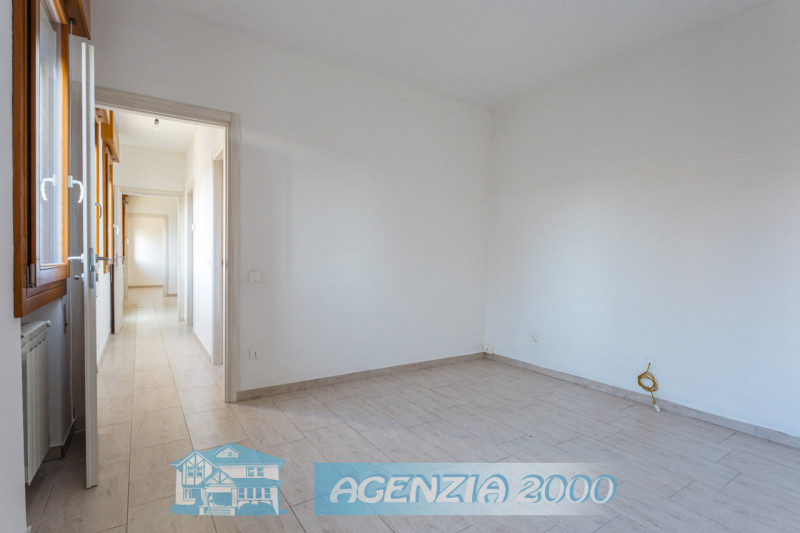 ECCOLA QUI !!! CASA SINGOLA TUTTA AL PIANO TERRA E RESTAURATA!!! VIENI A VIVERE A BAGNOLI DI SOPR...