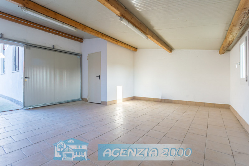 ECCOLA QUI !!! CASA SINGOLA TUTTA AL PIANO TERRA E RESTAURATA!!! VIENI A VIVERE A BAGNOLI DI SOPR...