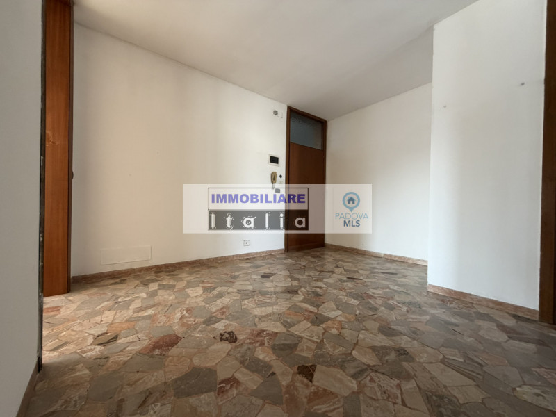 Padova (quartiere San Lazzaro):
In una zona residenziale tranquilla, ben servita e strategica per...