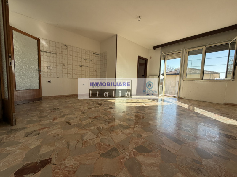 Padova (quartiere San Lazzaro):
In una zona residenziale tranquilla, ben servita e strategica per...