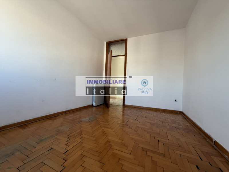 Padova (quartiere San Lazzaro):
In una zona residenziale tranquilla, ben servita e strategica per...