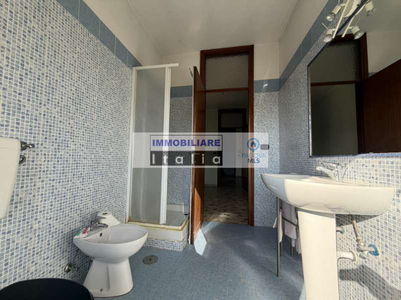 Padova (quartiere San Lazzaro):
In una zona residenziale tranquilla, ben servita e strategica per...