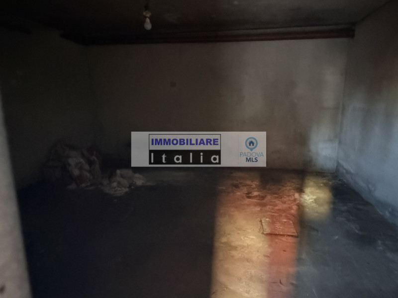 Padova (quartiere San Lazzaro):
In una zona residenziale tranquilla, ben servita e strategica per...