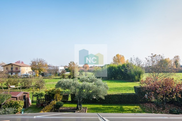 Villa singola di pregio a Bragni Cadoneghe, caratterizzata da una struttura architettonica partic...