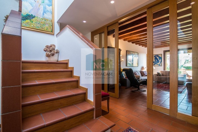 Villa singola di pregio a Bragni Cadoneghe, caratterizzata da una struttura architettonica partic...