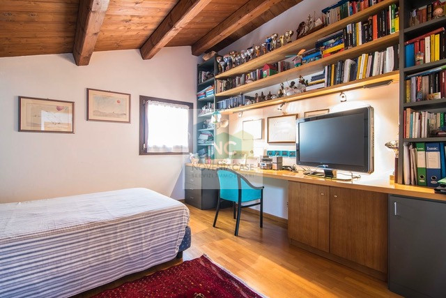 Villa singola di pregio a Bragni Cadoneghe, caratterizzata da una struttura architettonica partic...