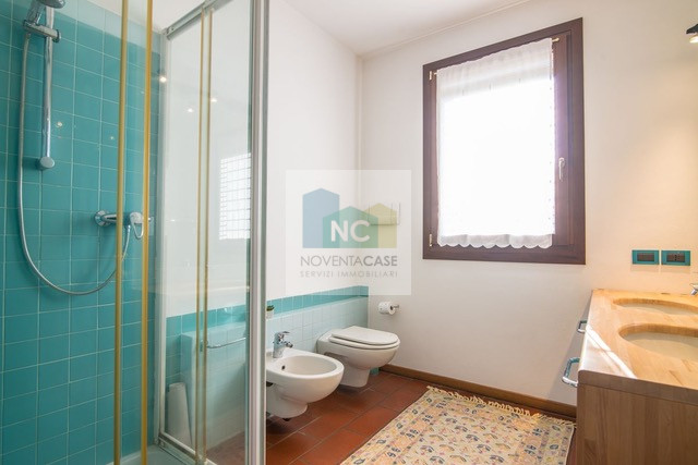 Villa singola di pregio a Bragni Cadoneghe, caratterizzata da una struttura architettonica partic...