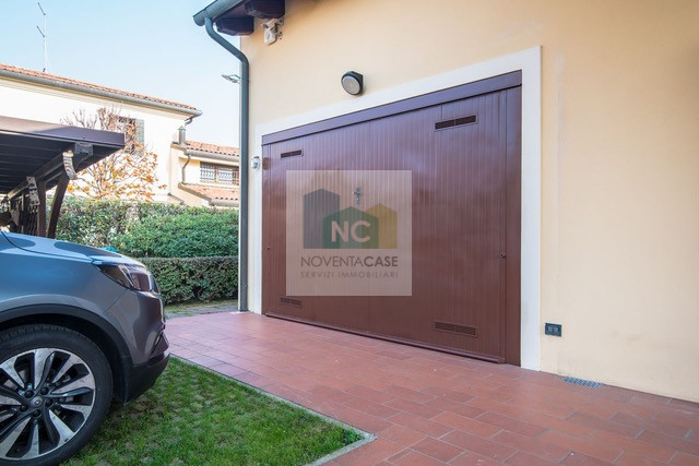 Villa singola di pregio a Bragni Cadoneghe, caratterizzata da una struttura architettonica partic...