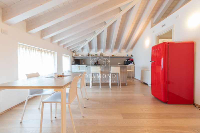 DISPONIBILE DAL 01 APRILE 2026.

Falzè di Trevignano: inserito in un curato e piacevole contesto ...