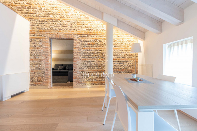 DISPONIBILE DAL 01 APRILE 2026.

Falzè di Trevignano: inserito in un curato e piacevole contesto ...