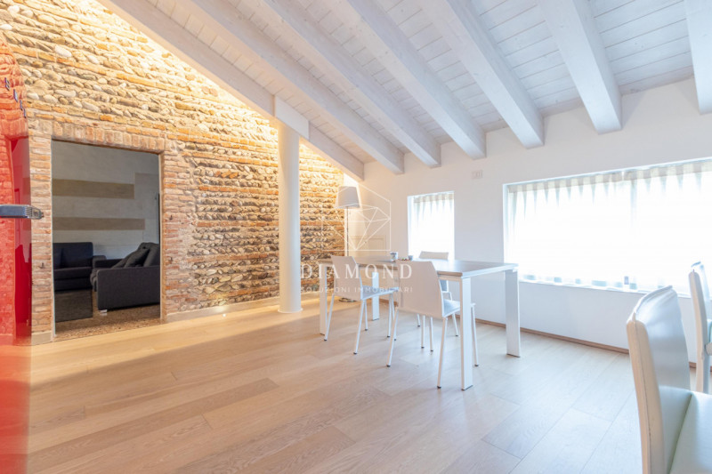 DISPONIBILE DAL 01 APRILE 2026.

Falzè di Trevignano: inserito in un curato e piacevole contesto ...