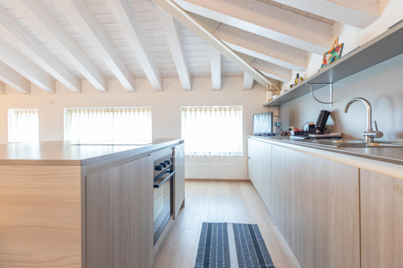 DISPONIBILE DAL 01 APRILE 2026.

Falzè di Trevignano: inserito in un curato e piacevole contesto ...