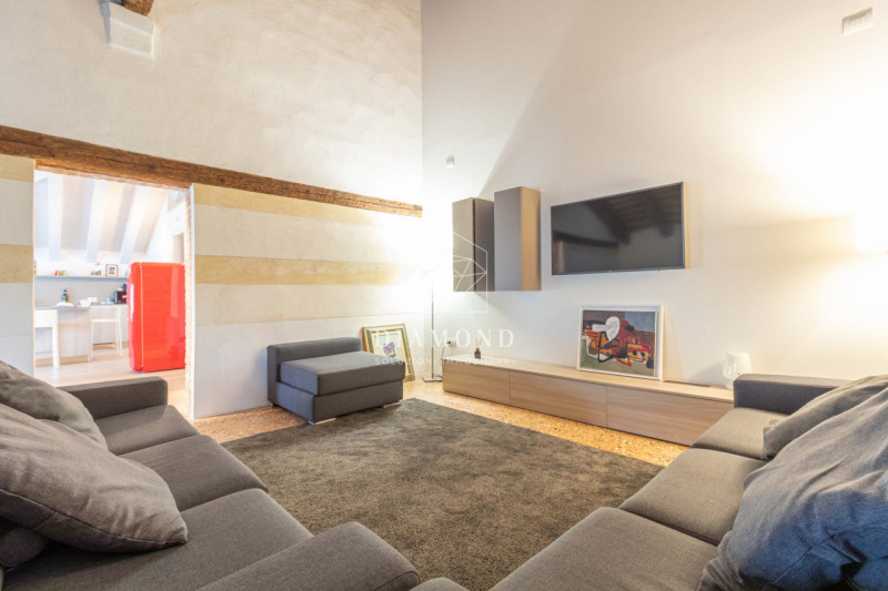 DISPONIBILE DAL 01 APRILE 2026.

Falzè di Trevignano: inserito in un curato e piacevole contesto ...